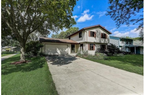 26 Lamplighter Way, Madison, WI 53714