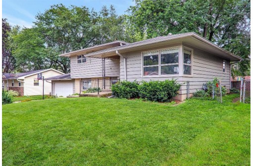 929 Ring St, Sun Prairie, WI 53590