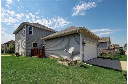 231 Juneberry Dr, Madison, WI 53718