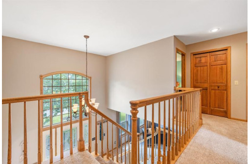 1216 Oriole Ct, Sun Prairie, WI 53590