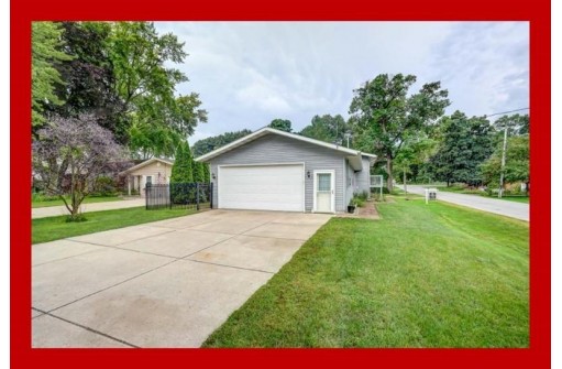 2874 Waubesa Ave, Madison, WI 53711