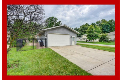 2874 Waubesa Ave, Madison, WI 53711