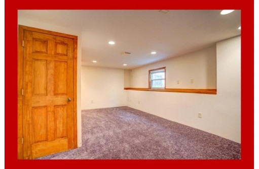 2874 Waubesa Ave, Madison, WI 53711