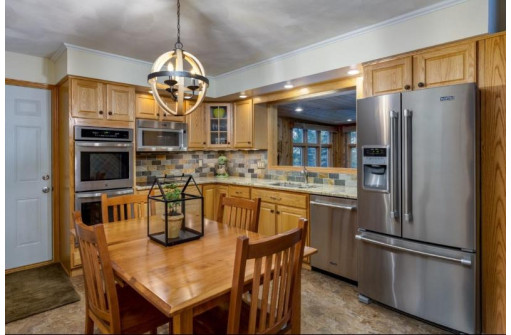 4877 Canter Cir, Madison, WI 53718