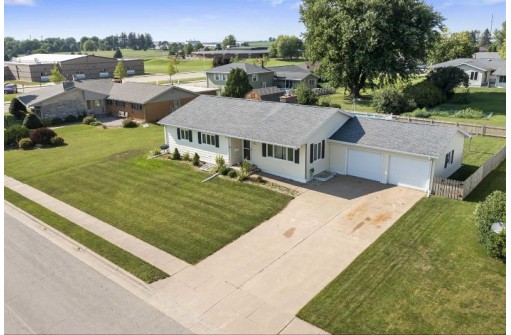 413 W Clay St, Cuba City, WI 53807