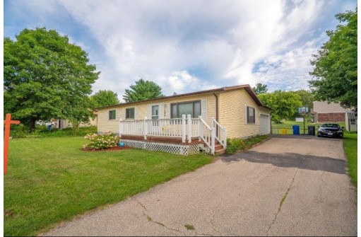 304 Sunset Dr, Lodi, WI 53555