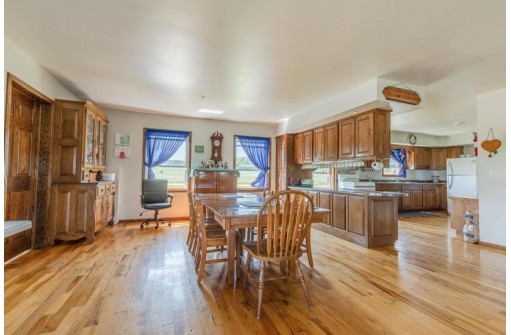 N7352 Wettach Rd, Monticello, WI 53570