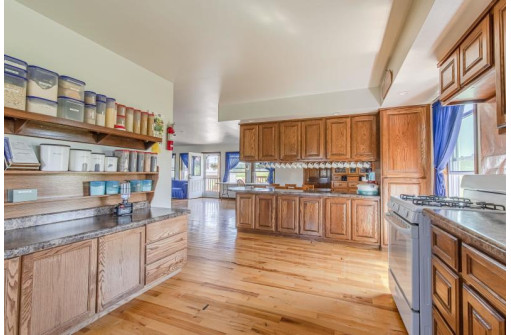 N7352 Wettach Rd, Monticello, WI 53570