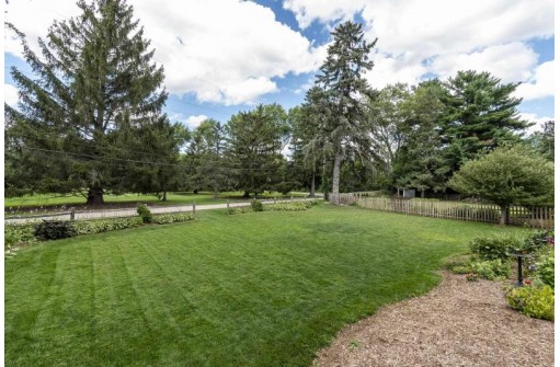 366 Woodland Cir, Madison, WI 53704