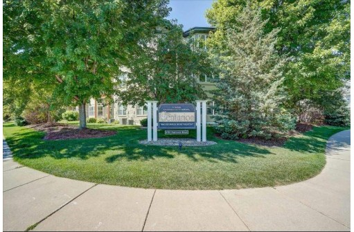 6701 Fairhaven Rd 101, Madison, WI 53719