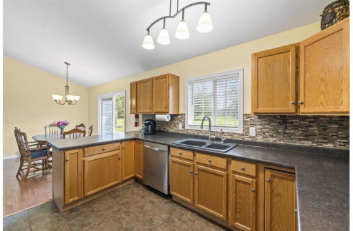 W7625 Shagbark Rd, Whitewater, WI 53190