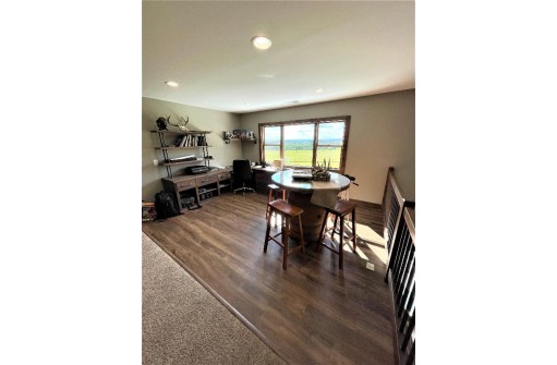 S5241 Loop Dr, Reedsburg, WI 53959