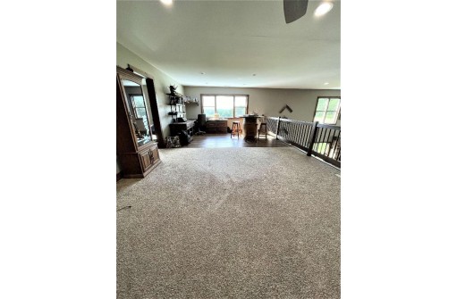 S5241 Loop Dr, Reedsburg, WI 53959