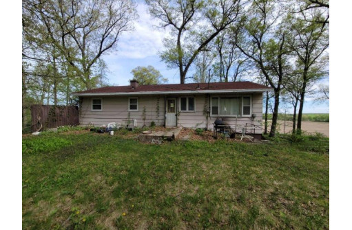 N4093 Park Rd, Brodhead, WI 53520-9660