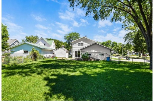 101 Shirley St, Fort Atkinson, WI 53538