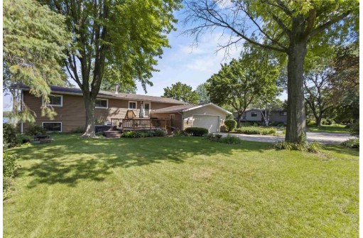 5326 Namekagon Ln, Madison, WI 53704