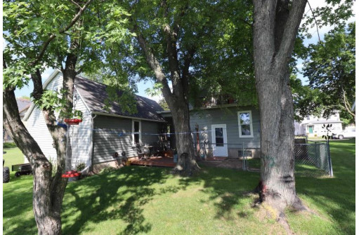 727 N Walnut St, Reedsburg, WI 53959