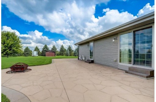 657 Liguori Rd, Edgerton, WI 53534-9342