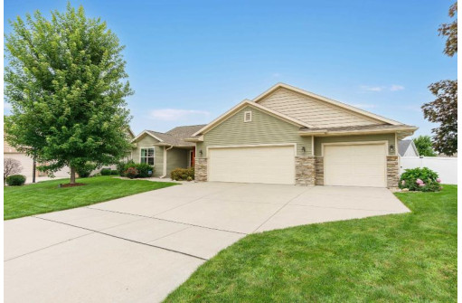 4305 Cascade Dr, Janesville, WI 53546-3549