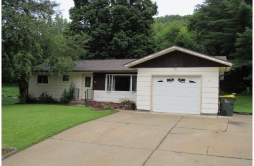 745 S Cairns Ave, Richland Center, WI 53581