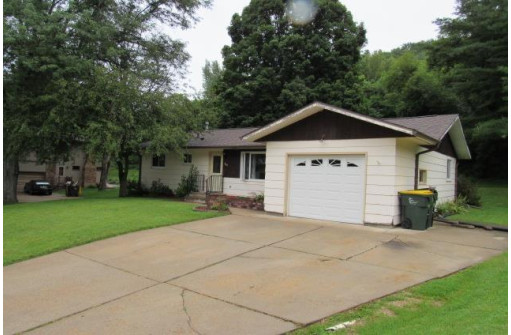 745 S Cairns Ave, Richland Center, WI 53581