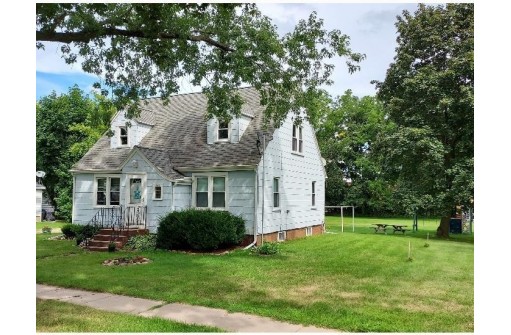 512 S Charles St, Westfield, WI 53964