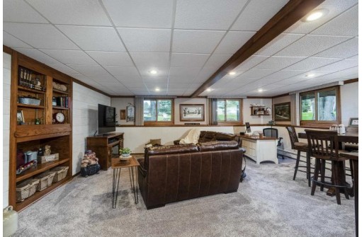 501 St Croix Ct, DeForest, WI 53532-1032