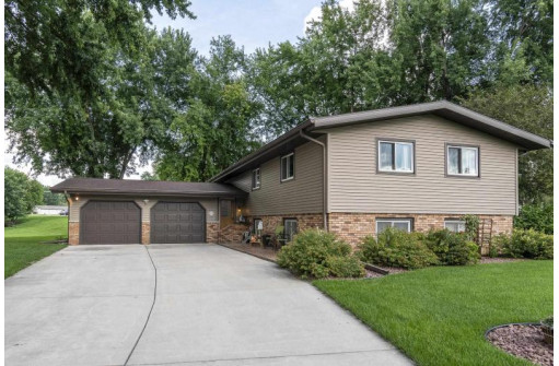 501 St Croix Ct, DeForest, WI 53532-1032