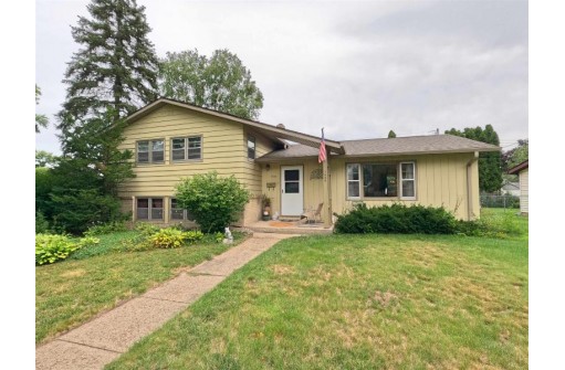 1434 Tamarack Ln, Janesville, WI 53545