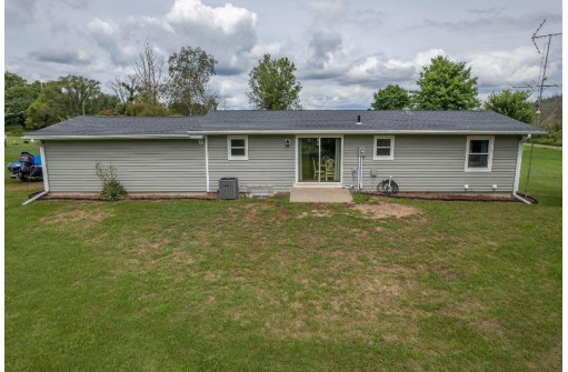 E7815 Beth Rd, Reedsburg, WI 53959