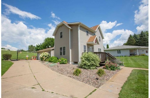 810 E Mineral St, Platteville, WI 53818