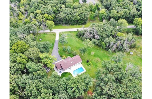 11569 N Bryant Rd, Fort Atkinson, WI 53538