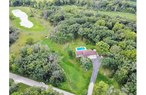 11569 N Bryant Rd, Fort Atkinson, WI 53538