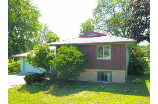 504 Madison Ave, Tomah, WI 54660