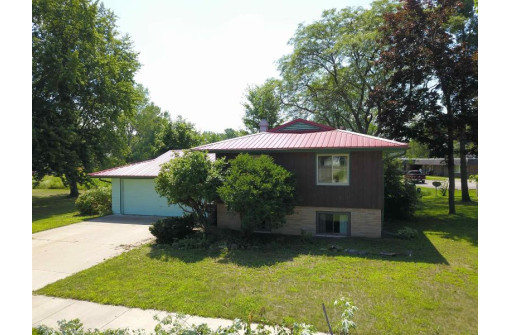 504 Madison Ave, Tomah, WI 54660