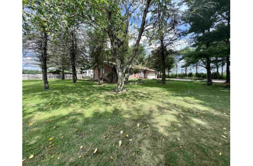 12541 E County Road M, Darien, WI 53114-1100