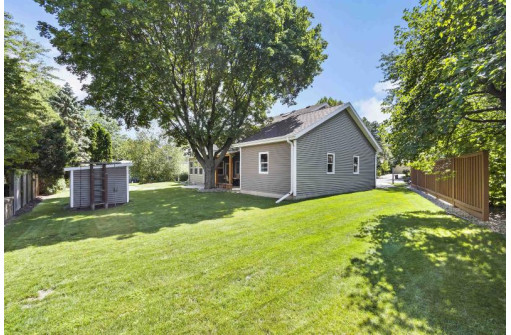 1506 Windfield Way, Middleton, WI 53562