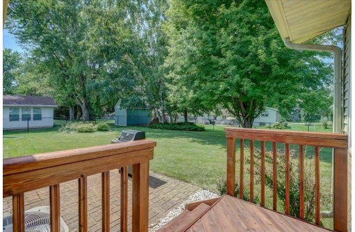 424 Devonshire Rd, Stoughton, WI 53589