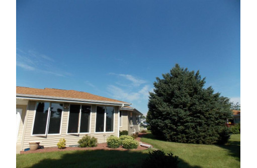 1714 Holly Dr, Janesville, WI 53546