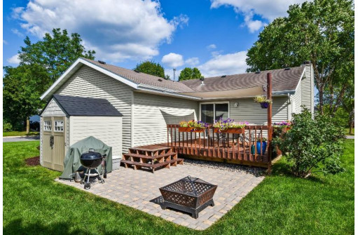 6402 Dylyn Dr, Madison, WI 53719