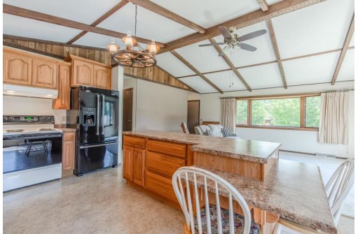 1307 2nd St, New Glarus, WI 53574