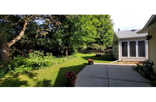 522 Togstad Glenn, Madison, WI 53711-1425