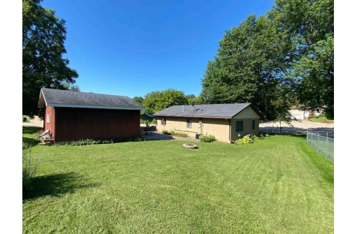 940 W Madison St, Platteville, WI 53818