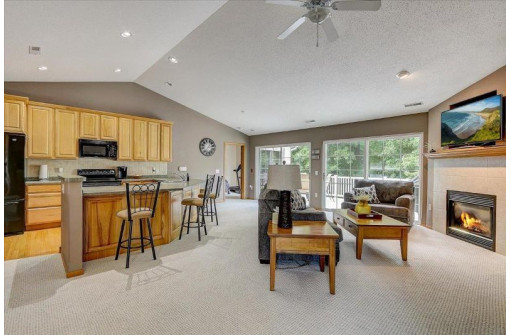 W11569 Island View Ct, Lodi, WI 53555