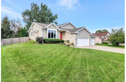 7302 Blue Maple Tr, Madison, WI 53719