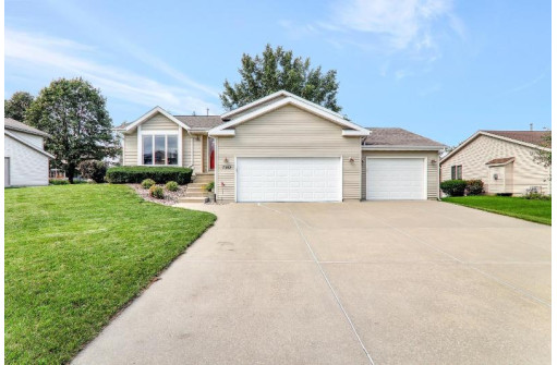 7302 Blue Maple Tr, Madison, WI 53719