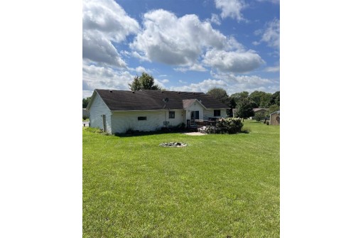 927 Justin Cir, Reedsburg, WI 53959