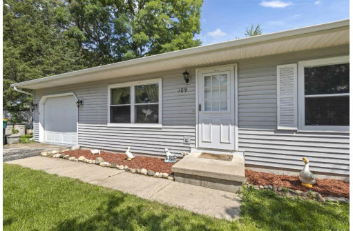 109 Garfield St, Edgerton, WI 53534