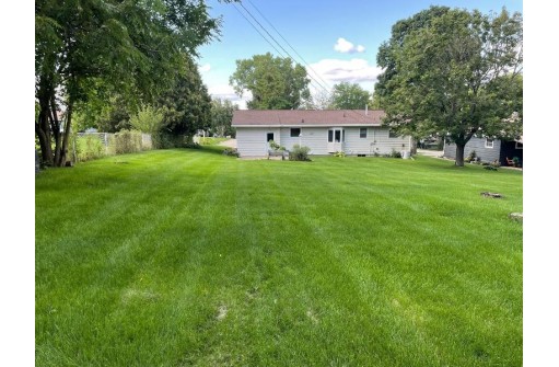 117 E Madison St, Dodgeville, WI 53533