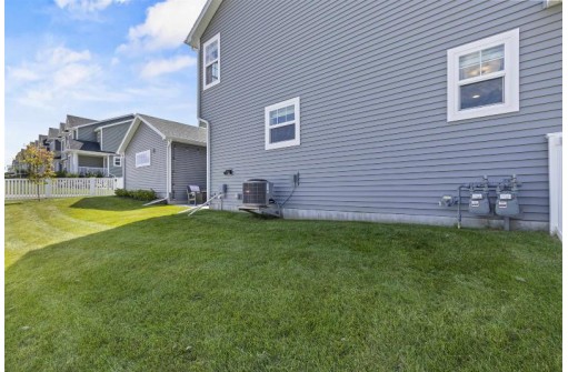 207 N Division St, Waunakee, WI 53597